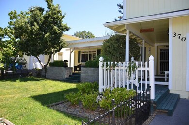 370 Grandview Ln, Grants Pass, OR 97527 - photo 2