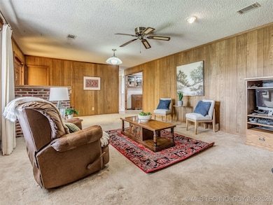 1051 N Caney St, Copan, OK 74022 - photo 6