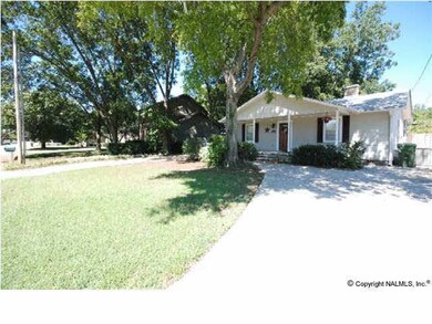 THIS HOME IS MINUTES FROM SHOPPING, SCHOOLS, DOWNTOWN AND THE MEDICAL DISTRICT.