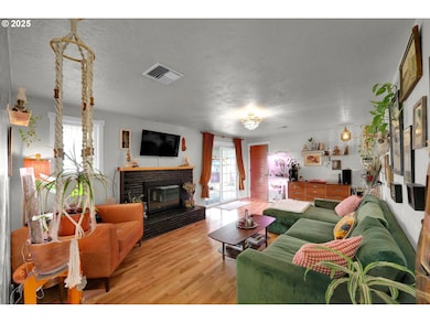 3950 Jasper Rd, Springfield, OR 97478 - photo 6