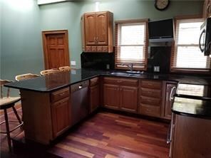 916 Main St, West Warwick, RI 02893 - photo 2