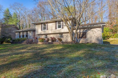 5215 Creeks Bend Ln, Hixson, TN 37343 - photo 3