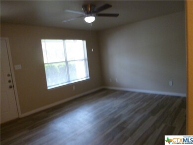 423 Buttercup Ln unit 423, New Braunfels, TX 78130 - photo 2