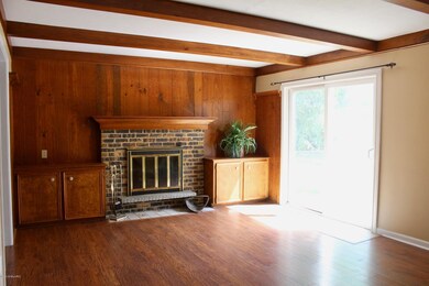 Family Room 727