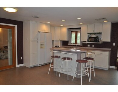 8 Collettes Grove Rd, Derry, NH 03038 - photo 4