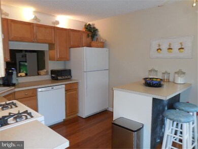 107 Pear Tree Ln, Franklin Park, NJ 08823 - photo 6