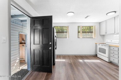 2926 Capper Rd, Jacksonville, FL 32218 - photo 6