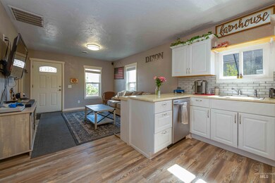 814 2nd St, Asotin, WA 99402 - photo 5