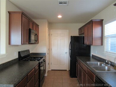 2705 N 21st St, Broken Arrow, OK 74012 - photo 6