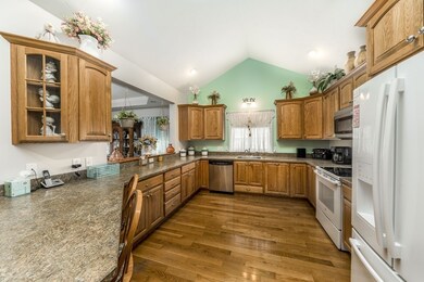 33 Beechwood Ln, Rockland, MA 02370 - photo 6