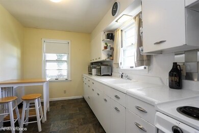 04_120SBarton_5_Kitchen_LowRes