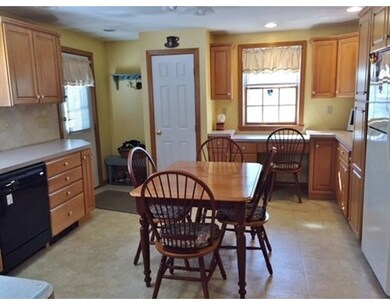 47 Ridge St, Brockton, MA 02302 - photo 4