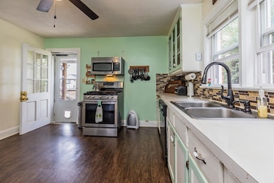 404 Pine Ave, Waynesboro, VA 22980 - photo 3