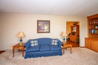 10806 Monroe Rd, Wapakoneta, OH 45895 - photo 5