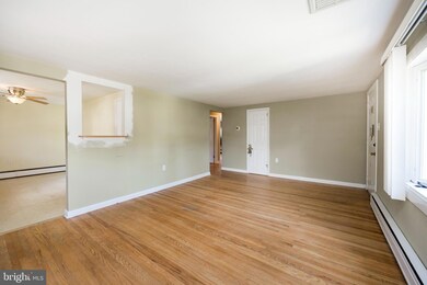 735 Willow St, Lansdale, PA 19446 - photo 2