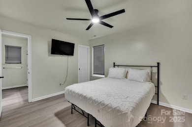 2030 Vinton St, Charlotte, NC 28216 - photo 5