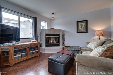 Corner direct vent gas fireplace