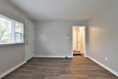 2585-Howey-05