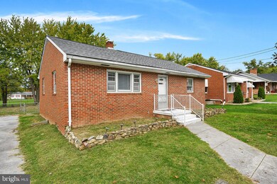 271 Crim Dr, Strasburg, VA 22657 - photo 4