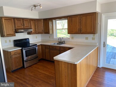 50 Skippack Creek Rd, Souderton, PA 18964 - photo 5