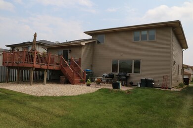 18048 Poplar Ln, Country Club Hills, IL 60478 - photo 2