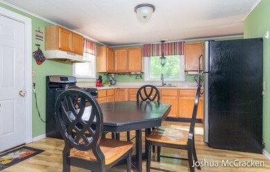 512 Foreman St SE, Lowell, MI 49331 - photo 3