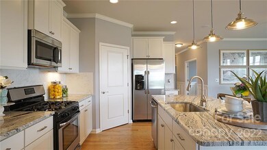 73 Fox Cove Rd, Hendersonville, NC 28792 - photo 7