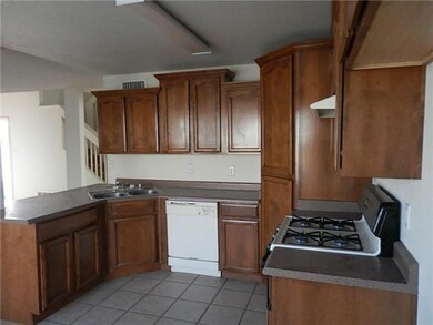 14225 Desert Cloud Dr, Horizon City, TX 79928 - photo 7