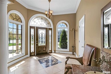 4705 N Thornhill Dr, Peoria, IL 61615 - photo 4