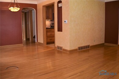 2641 Castleton Ave, Toledo, OH 43613 - photo 6