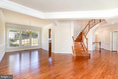 19176 Potomac Crest Dr, Triangle, VA 22172 - photo 3