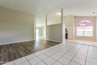 017-photo-living-room-11996781