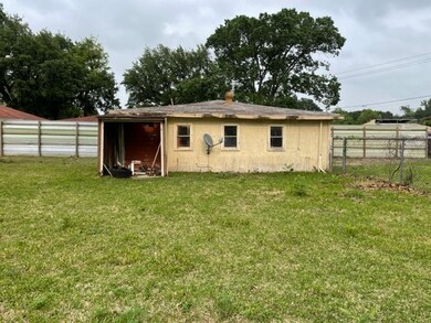 608 Blue Bell Rd, Houston, TX 77037 - photo 3