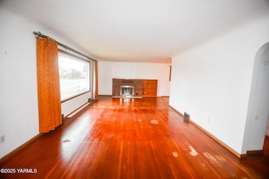 803 Adams Ave, Toppenish, WA 98948 - photo 4