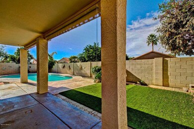 Shady patio, play pool, artificial grass