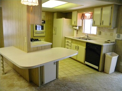 Kitchen #3 (2)