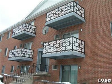 915 S Jefferson St unit B-4, Allentown, PA 18103 - photo 3