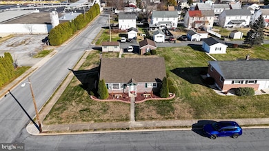 643 W 3rd St, Birdsboro, PA 19508 - photo 2