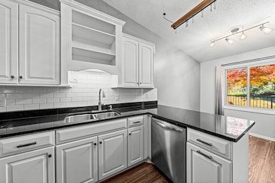 4373 Arden View Ct, New Brighton, MN 55112 - photo 3