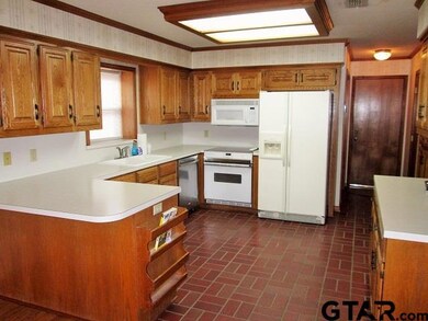 5202 5202 Cloverdale, Tyler, TX 75703 - photo 3