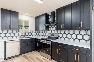 5724 N 13th St - 11