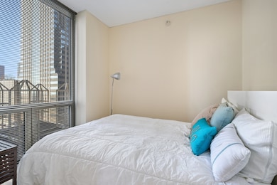 Park Millennium unit 902, Chicago, IL 60601 - photo 6
