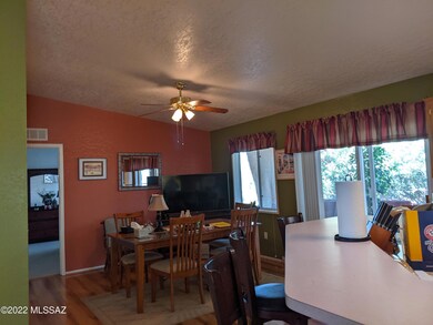 3502 Gold Leaf Dining Area