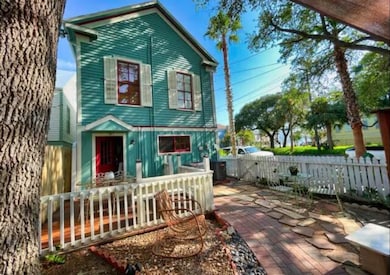 2328 Avenue M, Galveston, TX 77550 - photo 3