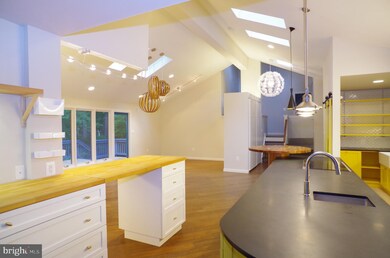 12383 Copenhagen Ct, Reston, VA 20191 - photo 5