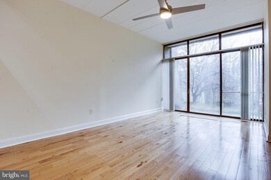 11556 Rolling Green Ct unit 101, Reston, VA 20191 - photo 7