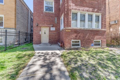 6247 N Mozart St, Chicago, IL 60659 - photo 2