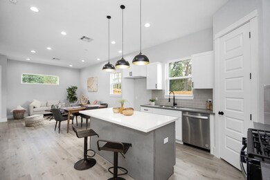 2105 Sam Wilson St unit A, Houston, TX 77020 - photo 4