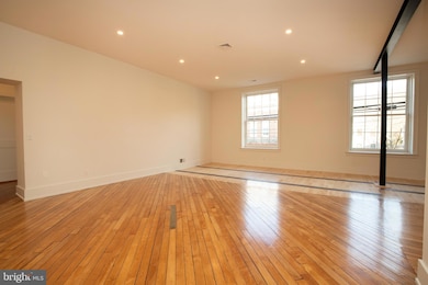 71-75 N Main St unit 201, Lambertville, NJ 08530 - photo 5