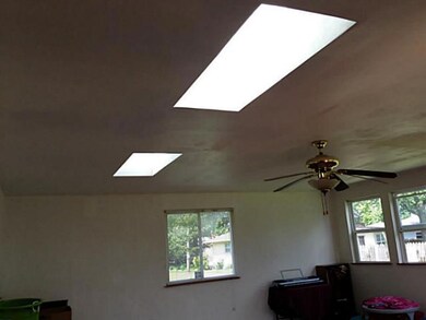 870 S Brinker Ave, Columbus, OH 43204 - photo 2